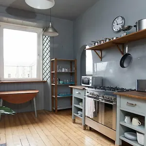 https://trendy-urban-retreat-in-central-edinburgh-city.edinburghhotelsuk.org