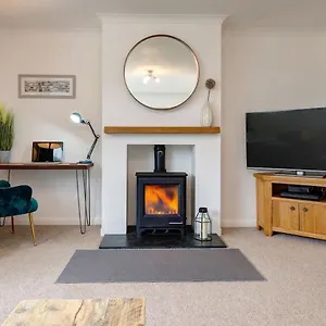Luxury Detached 4 Bedroom House Exeter